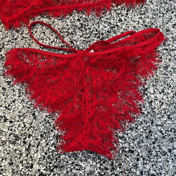 💖 Elegant Moments Red Lace Shrug & Panty Set Sc S - Picture 2 of 6